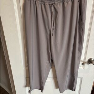 Lululemon Keep it Classic Crops Women’s Size 14